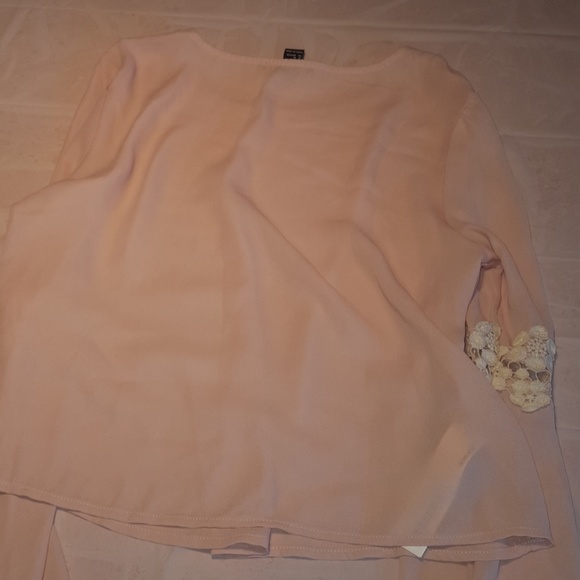 Forever 21 Blouse - Picture 3 of 4